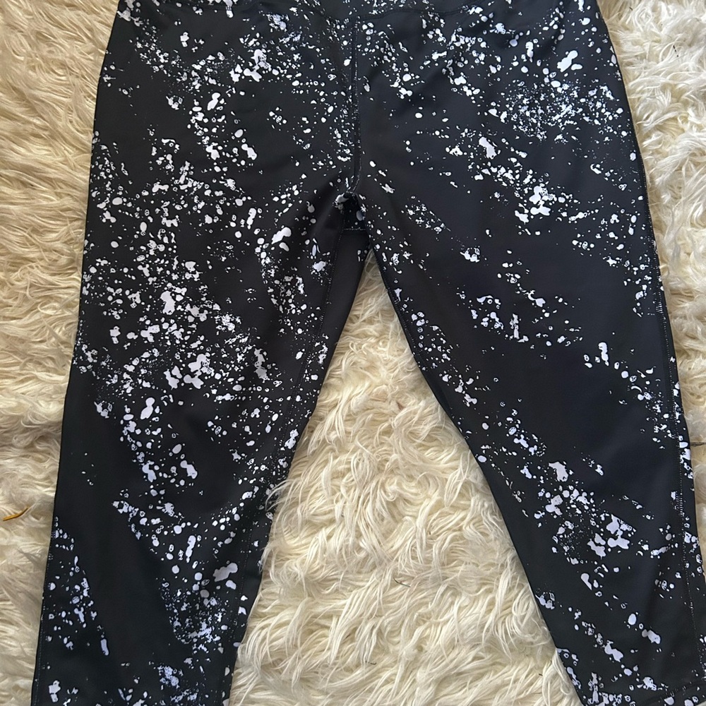 Pro Player Black and White Splatter Capri Leggings Size 2X